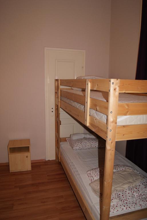 Happy Hostel Будапеща Стая снимка