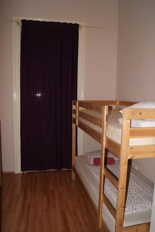 Happy Hostel Будапеща Екстериор снимка