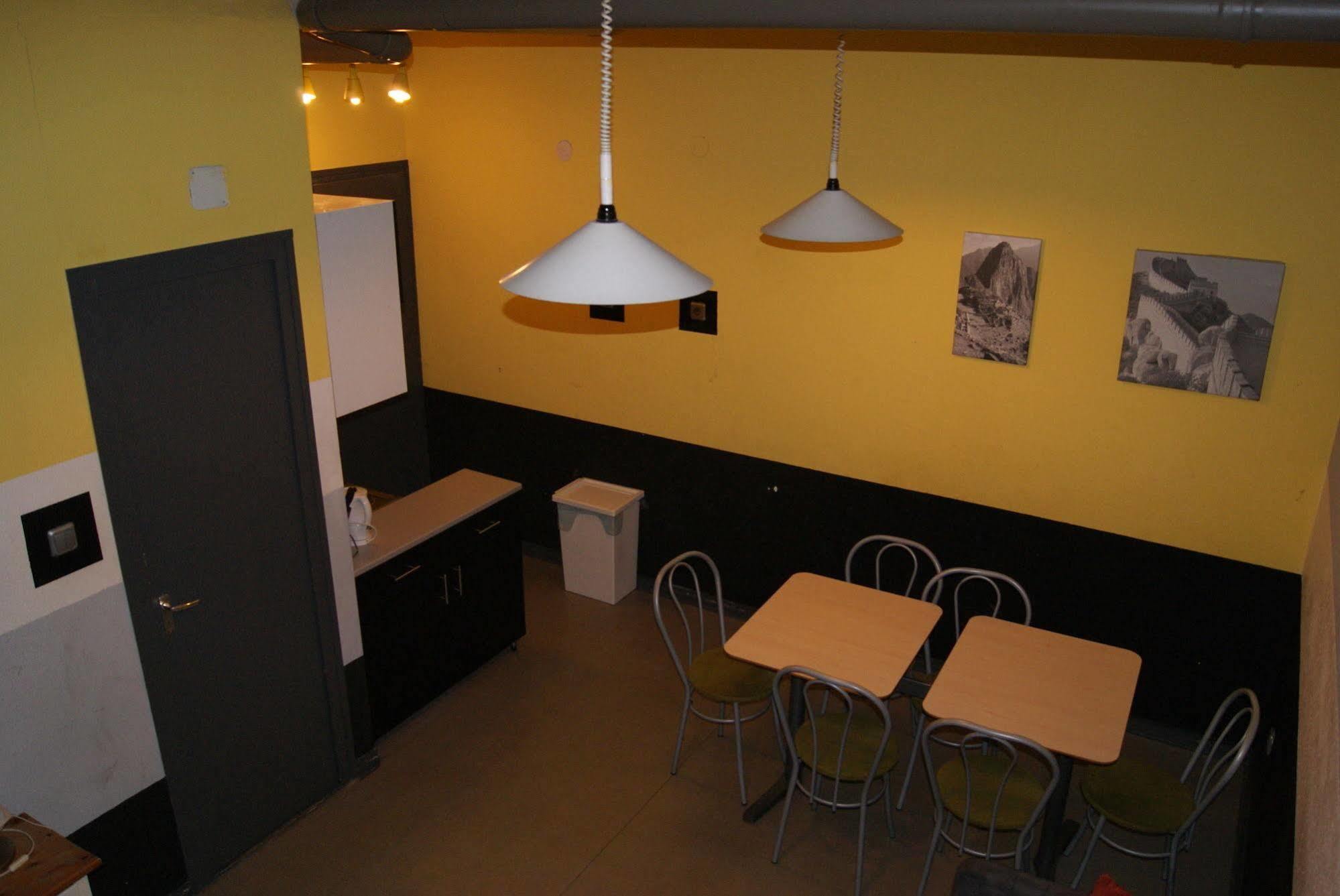 Happy Hostel Будапеща Екстериор снимка